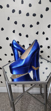 Load image into Gallery viewer, STUART WEITZMAN  METALLIC BLUE PLATFORMS     SZ 9.5, BEST FITTING 8.5
