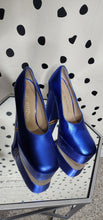 Load image into Gallery viewer, STUART WEITZMAN  METALLIC BLUE PLATFORMS     SZ 9.5, BEST FITTING 8.5
