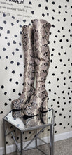 Load image into Gallery viewer, REPTILE PRINT CHUNKY PLATFORM HEELS    SZ 9
