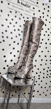 Load image into Gallery viewer, REPTILE PRINT CHUNKY PLATFORM HEELS    SZ 9
