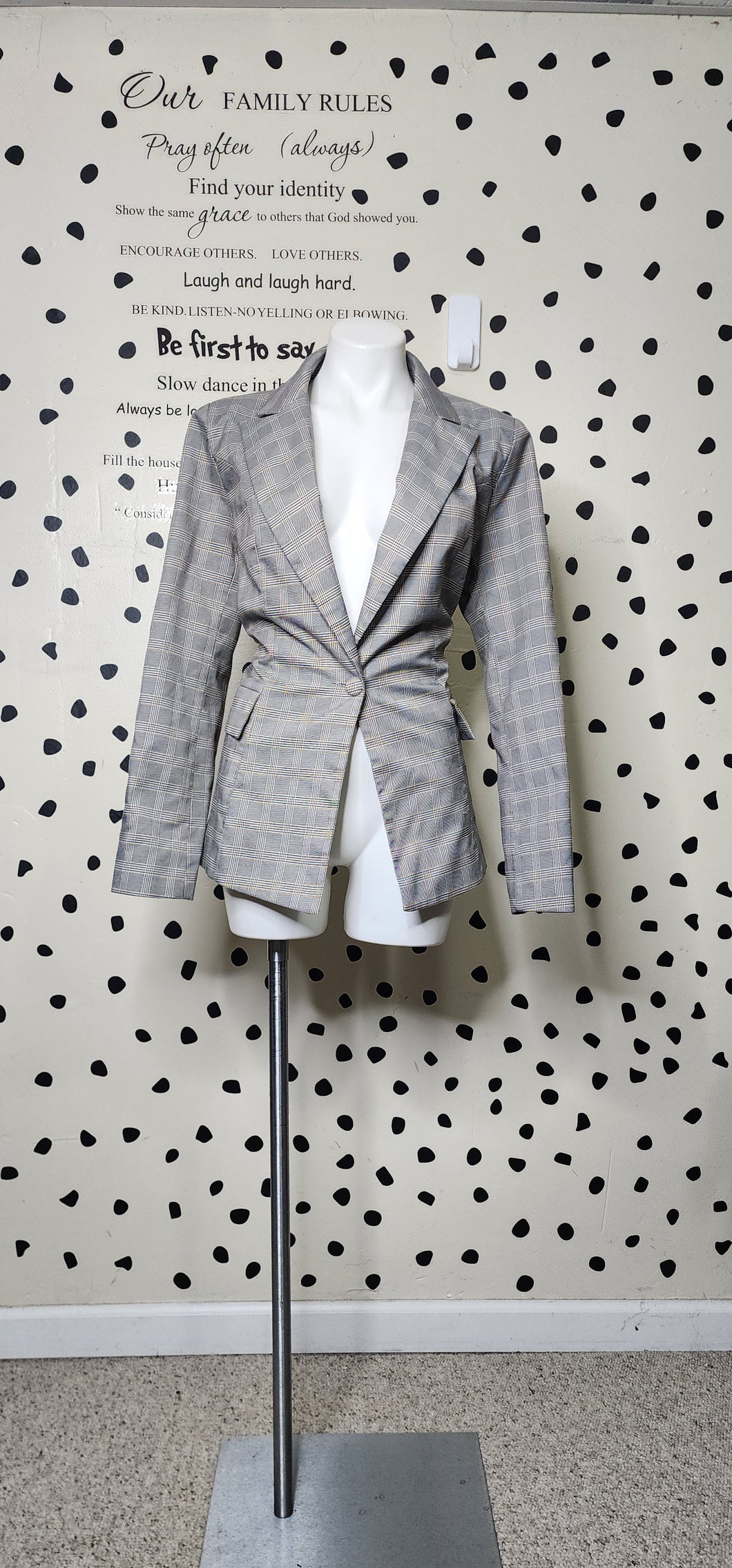 CHECKER PRINT 1 BUTTON BLAZER     SZ LARGE (10)