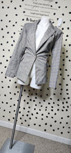 Load image into Gallery viewer, CHECKER PRINT 1 BUTTON BLAZER     SZ LARGE (10)
