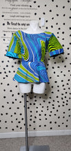 Load image into Gallery viewer, BLUE/LIME FREE PEPLUM TOP     SZ LRG FITTING (12/14)
