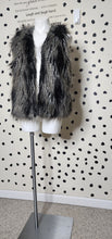 Load image into Gallery viewer, H&amp;M FAUX FUR VEST
