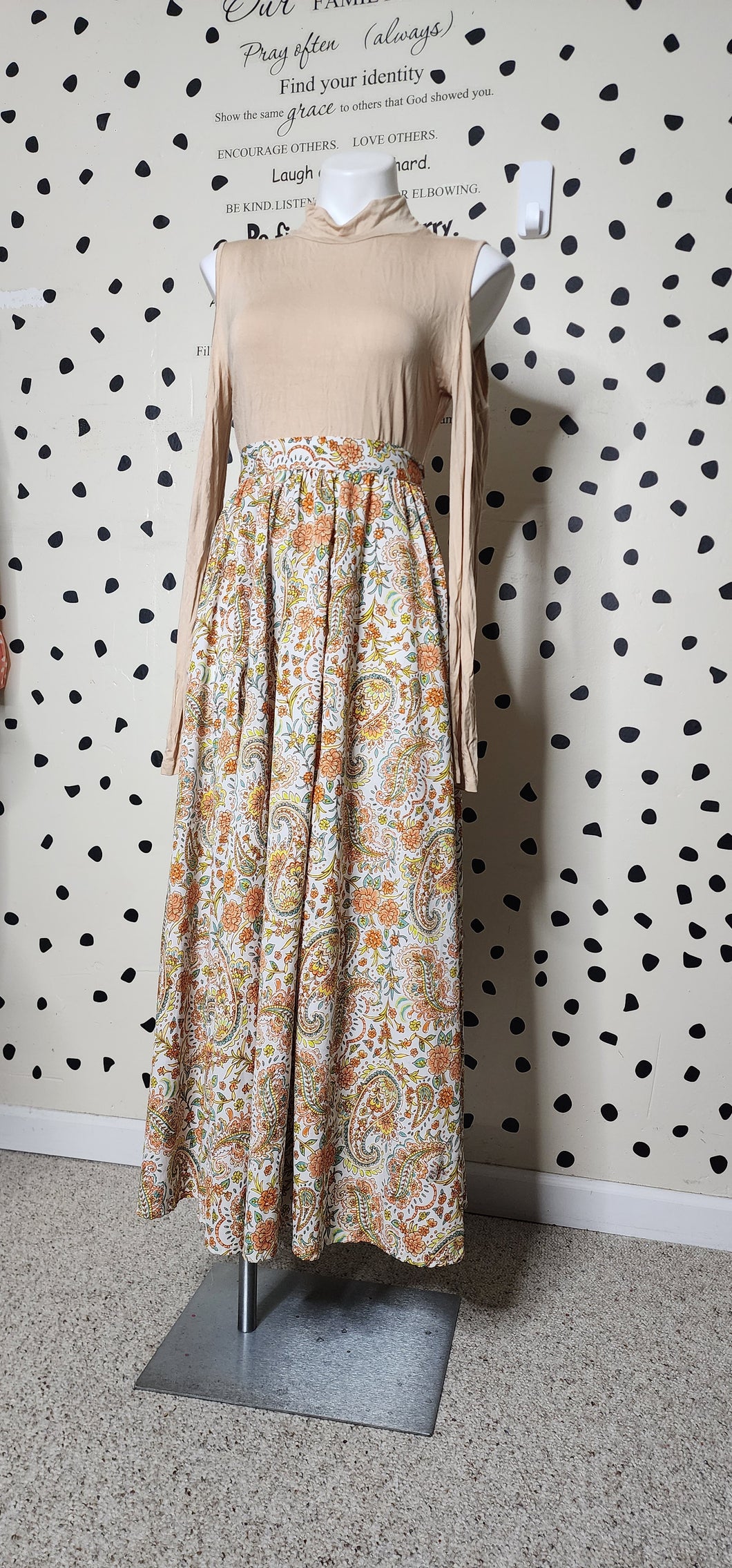 VERSONA FLORAL PRINT SKIRT     SZ LRG/XLRG