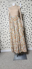 Load image into Gallery viewer, VERSONA FLORAL PRINT SKIRT     SZ LRG/XLRG
