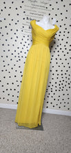 Load image into Gallery viewer, DAVIDS BRIDAL OFF SHOULDER FORMAL DRESS       SZ 14 (BEST FITTING SZ 10/12)
