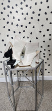 Load image into Gallery viewer, PAZZLE CREAM HEELS      SZ 10
