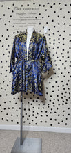 Load image into Gallery viewer, ORIENTAL DUSTER     SZ MED-LARGE
