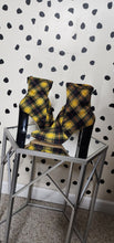 Load image into Gallery viewer, ALDO  PLAID HEELS      SZ 8.5
