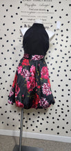 Load image into Gallery viewer, NEW YORK &amp; COMPANY FLORAL DRESS        SZ XL

