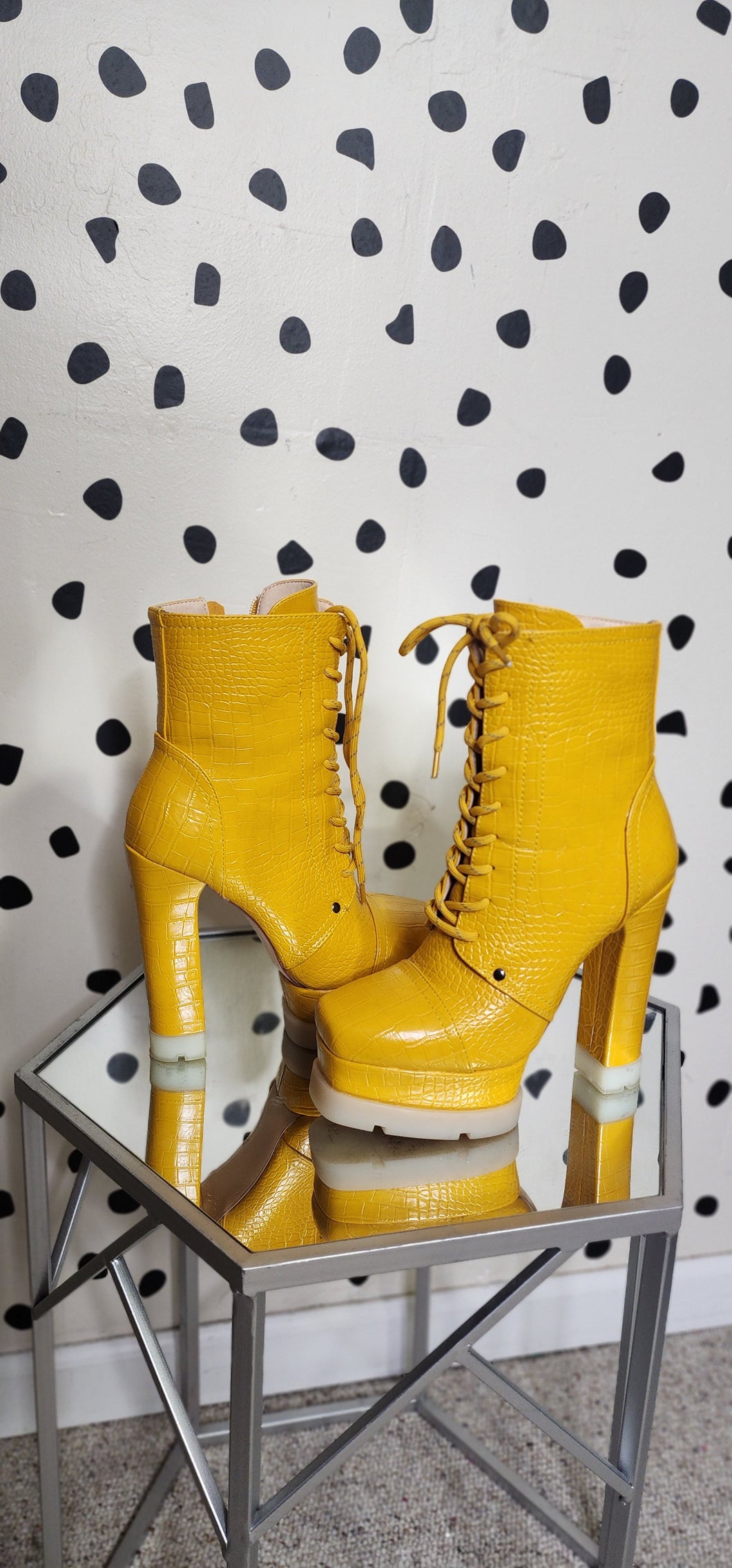 AZAELA WANG PLATFORM HEELS       SZ UK 7.5= US 9