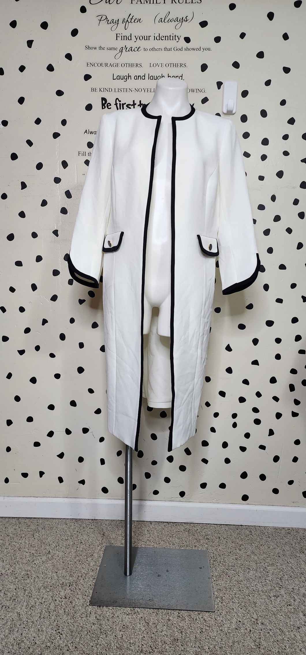 KASPER LONG WHITE OPEN FRONT BLAZER      SZ UNTAGGED (FIT SZ 8-10)