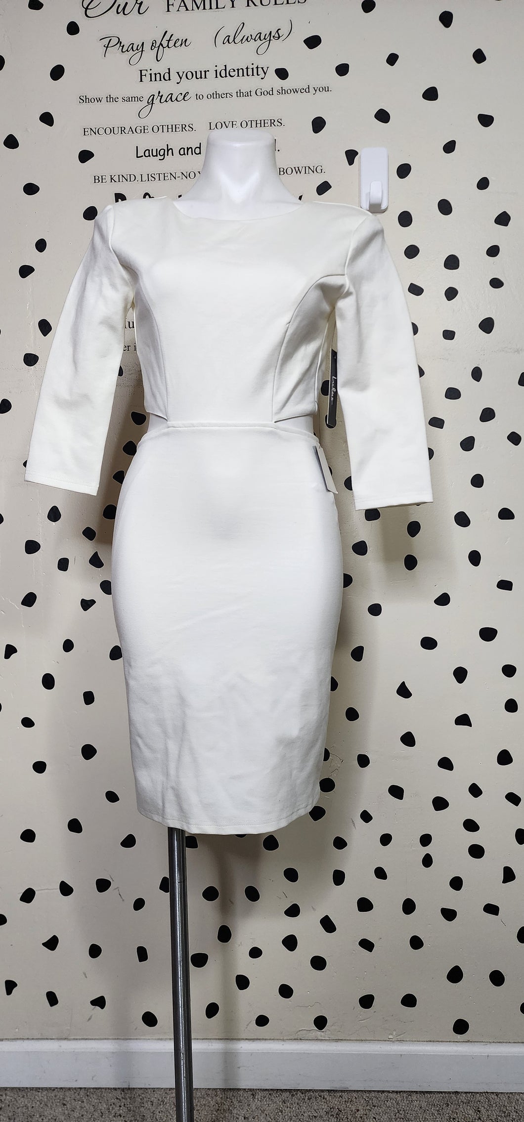 NWT WHITE LULUS DRESS     SZ SMALL