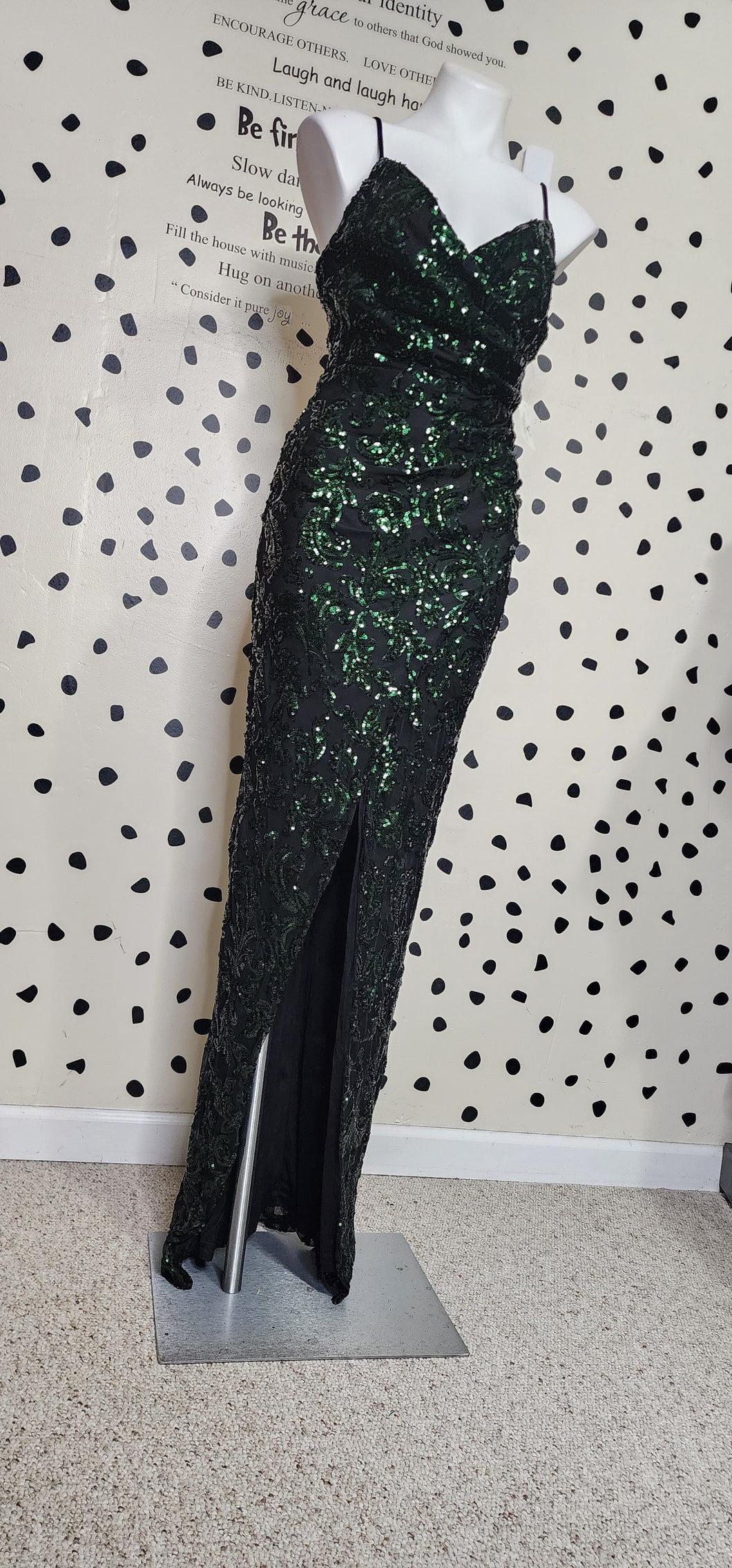 WINDSOR SEQUIN DRESS      SZ MED