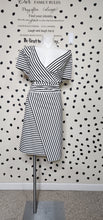 Load image into Gallery viewer, NWT LANE BRYANT STRIPE DRESS        SZ 22
