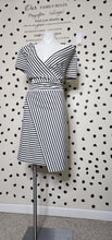 Load image into Gallery viewer, NWT LANE BRYANT STRIPE DRESS        SZ 22
