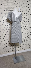 Load image into Gallery viewer, NWT LANE BRYANT STRIPE DRESS        SZ 22
