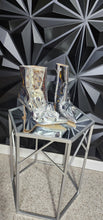 Load image into Gallery viewer, NEW SAM EDELMAN SILVER HEELS       SZ 8
