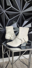 Load image into Gallery viewer, DOLCE VITA CHAIN BOOTS      SZ 9.5
