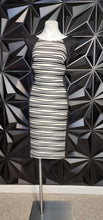 Load image into Gallery viewer, ASHLEY STEWART BODYCON DRESS     SZ 22
