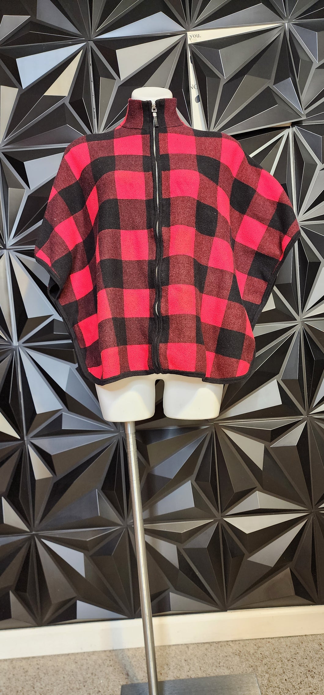 NICOLE MILLER PLAID SWEATER VEST       SZ SM/MED