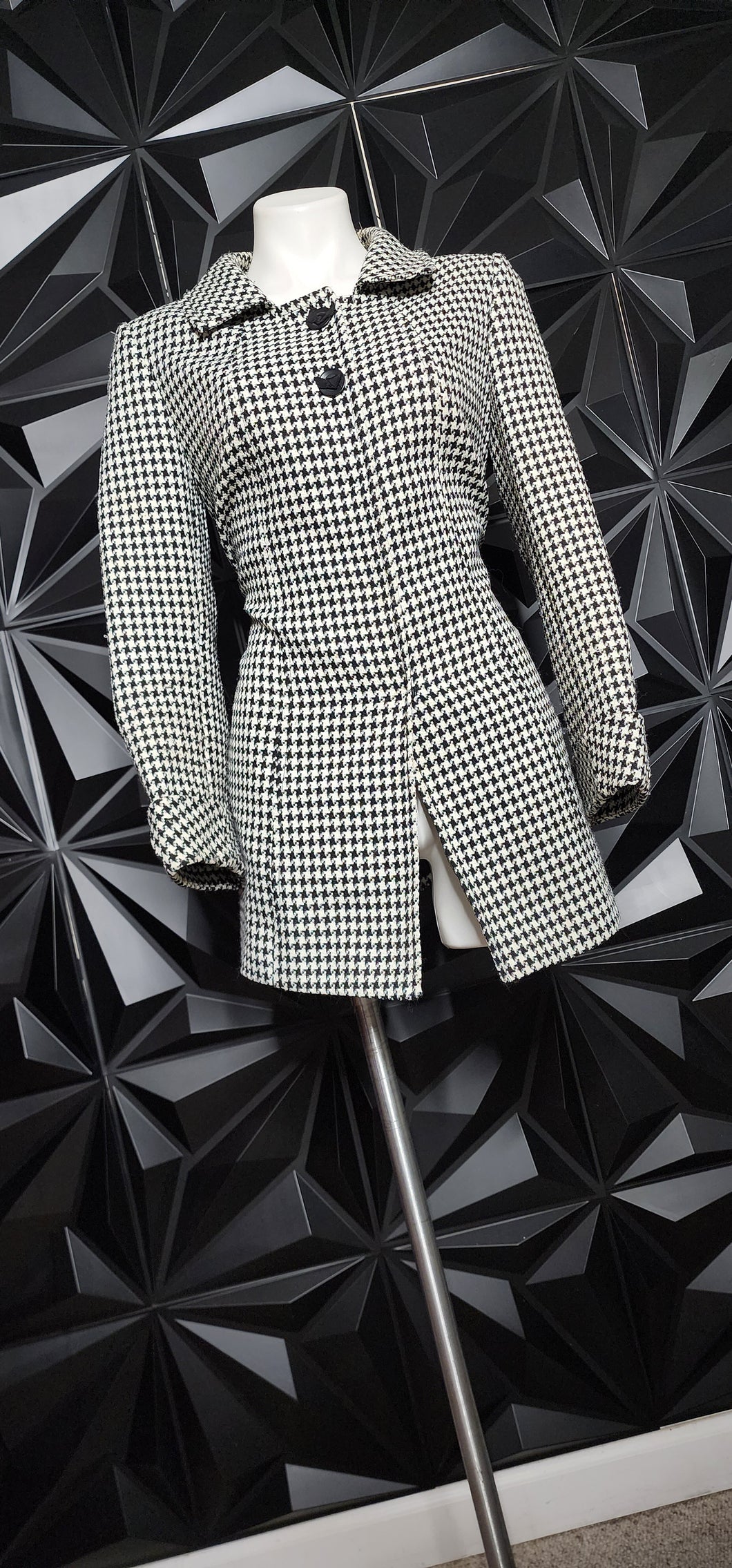 TAHARI HOUNDSTOOTH JACKET      SZ 10