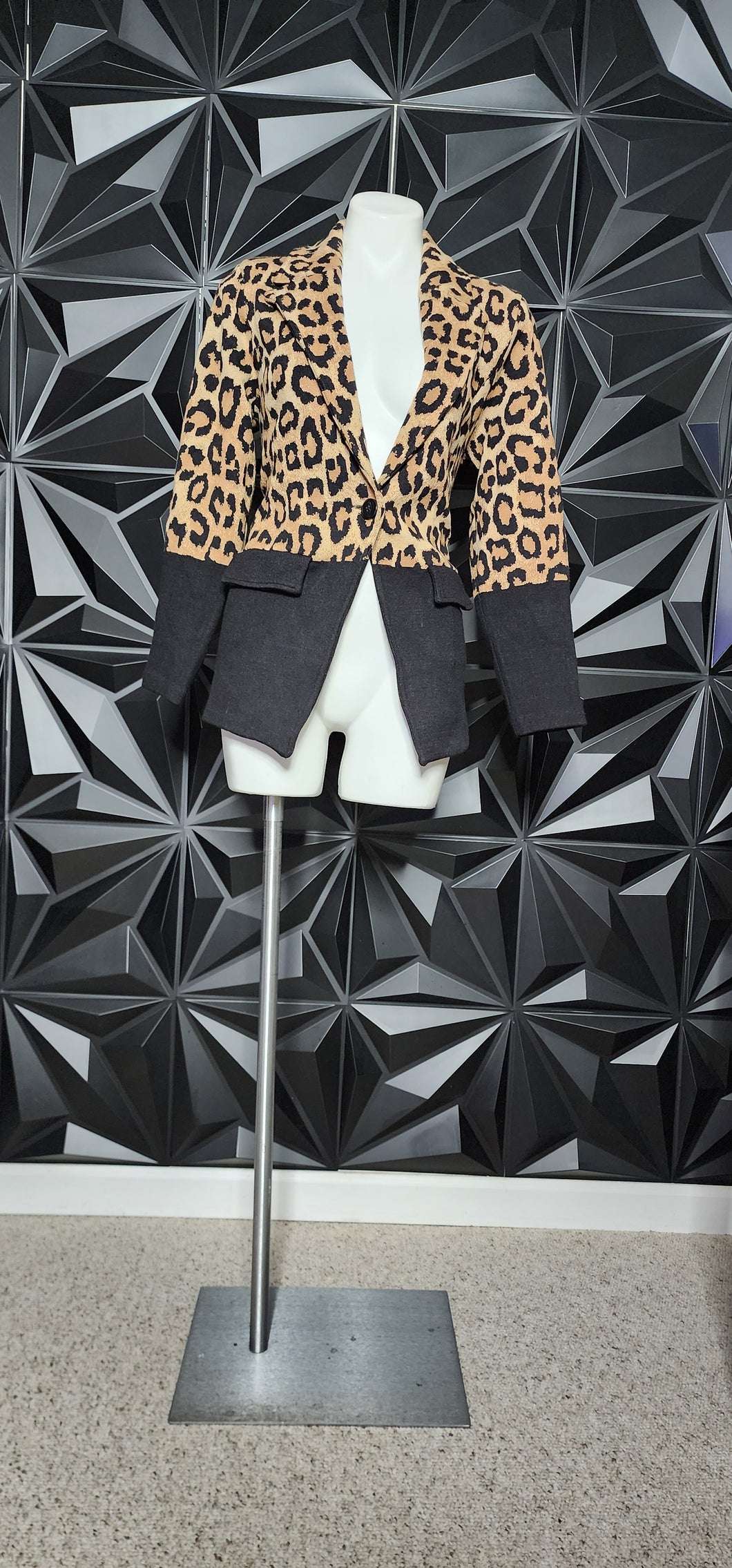 CHICOS LEOPARD SWEATER BLAZER     SZ CHICO 1 = LARGE