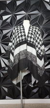 Load image into Gallery viewer, HOUNDSTOOTH  DUSTER      ONE SIZE

