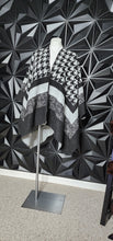 Load image into Gallery viewer, HOUNDSTOOTH  DUSTER      ONE SIZE
