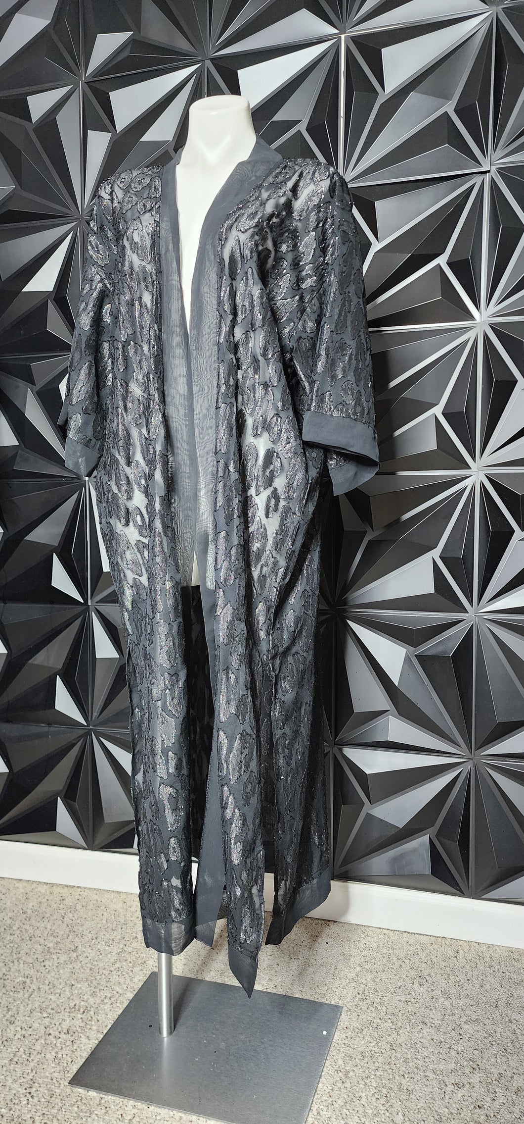 EXPRESS SHEER PATTERNED DUSTER       ONE SIZE (NO LARGER THAN 2X)