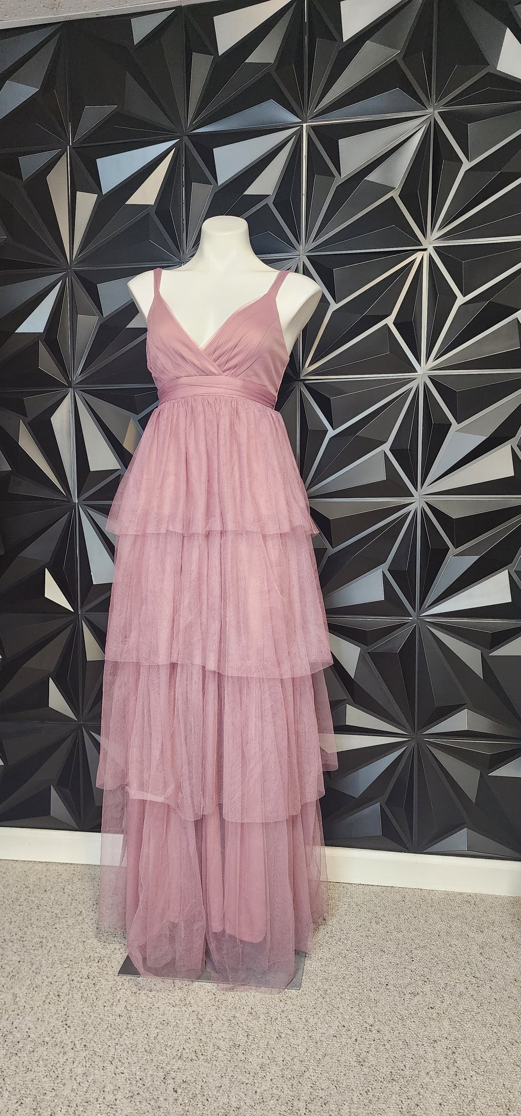 LONG MAUVE TULLE LAYERED DRESS     SZ UNTAGGED, BEST FITTING SZ SMALL