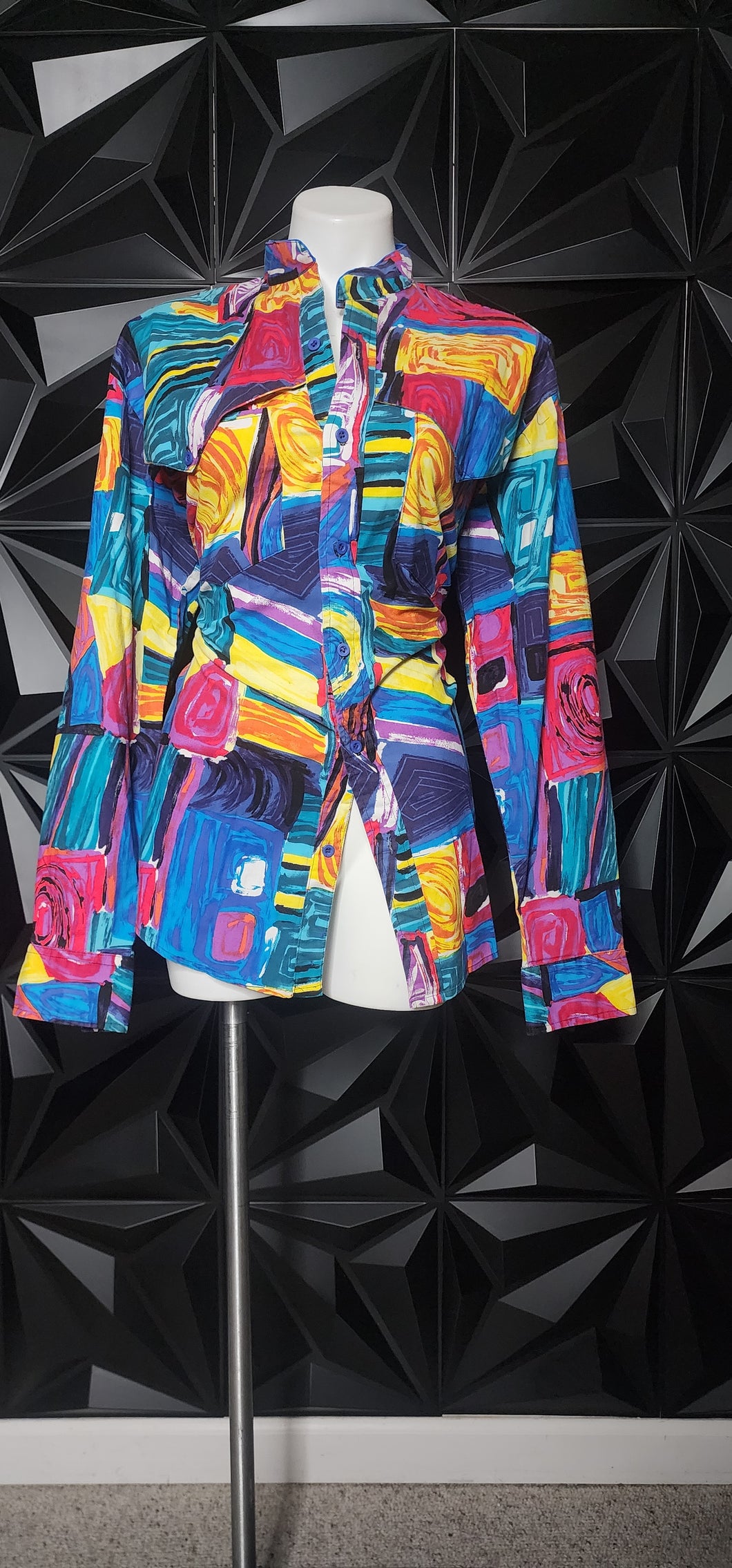 MULTICOLORED BUTTON DOWN TOP       SZ LRG
