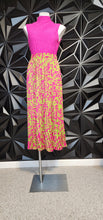 Load image into Gallery viewer, PINK AND GREEN PLEATED SKIRT      SZ MED-LRG
