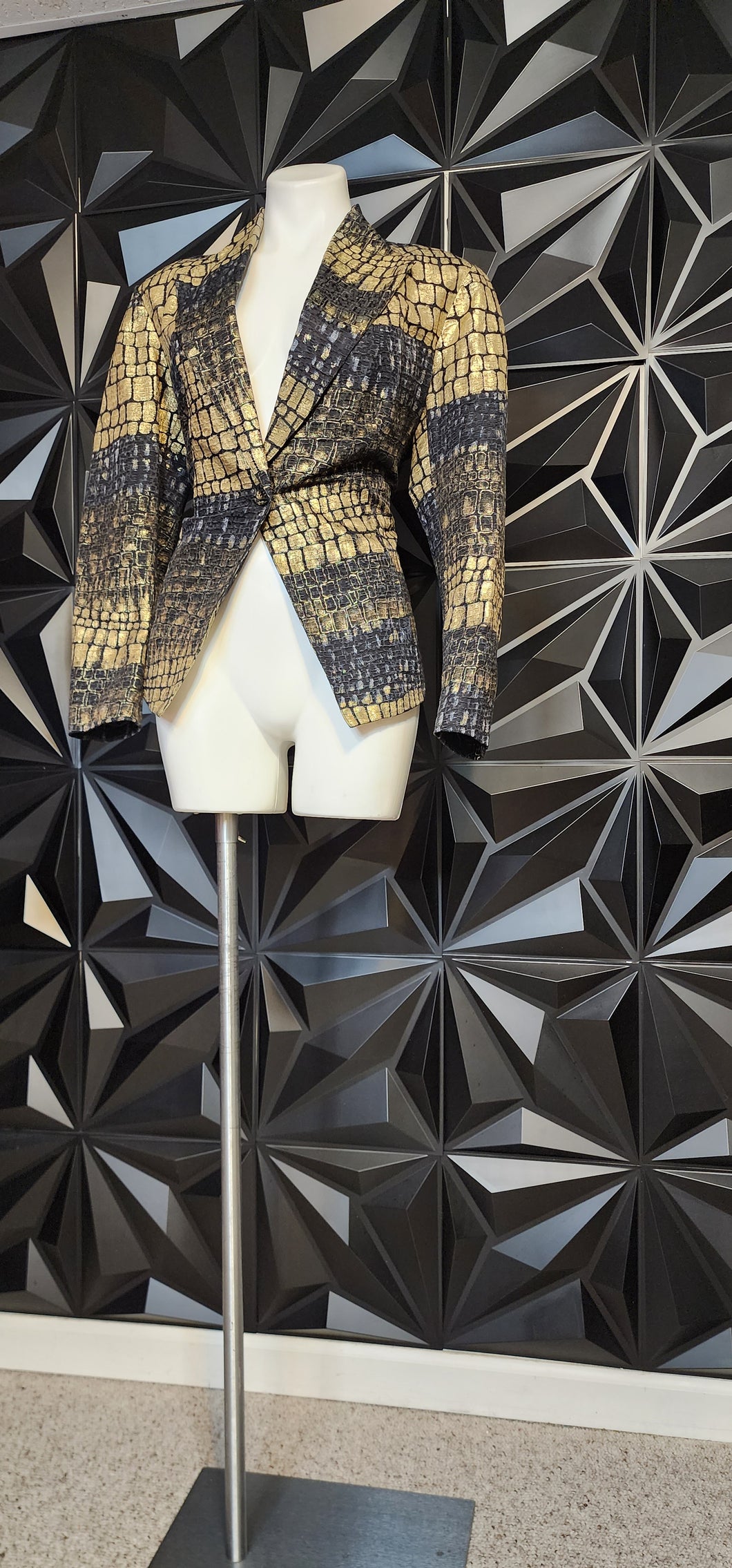 CHICOS GOLD AND BLACK BLAZER        SZ CHICO 2=LARGE