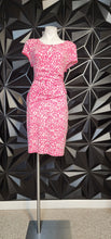 Load image into Gallery viewer, NEW YORK &amp; COMPANY DRESS        SZ MED-LRG
