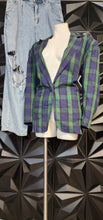 Load image into Gallery viewer, EXTRA CLASSIC PLAID BLAZER        SZ MEDIUM
