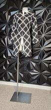 Load image into Gallery viewer, ALFANI BLACK AND WHITE LONG BLAZER       SZ SMALL
