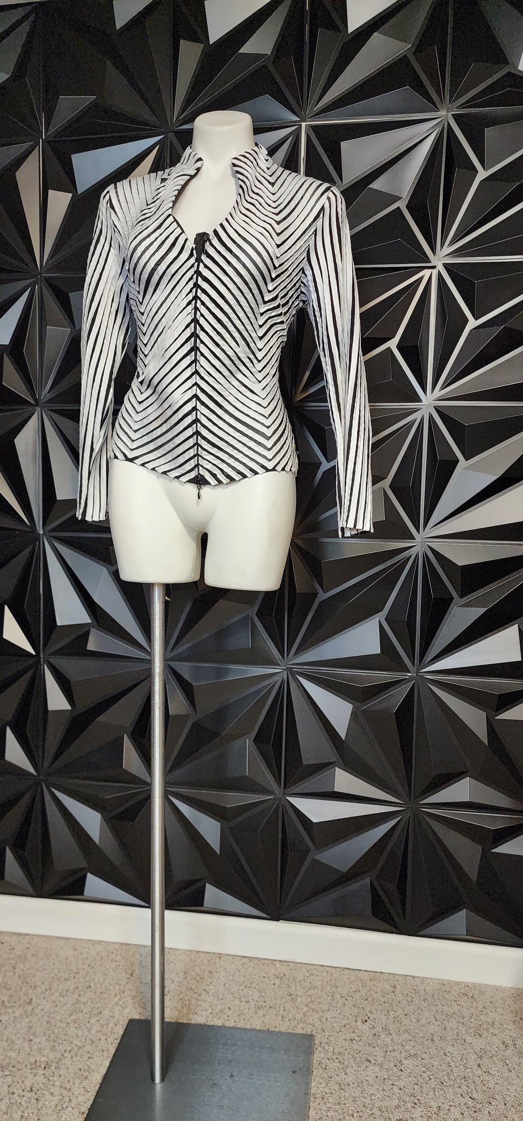 T&W MESH STRIPE BLAZER       SZ SMALL-MEDIUM