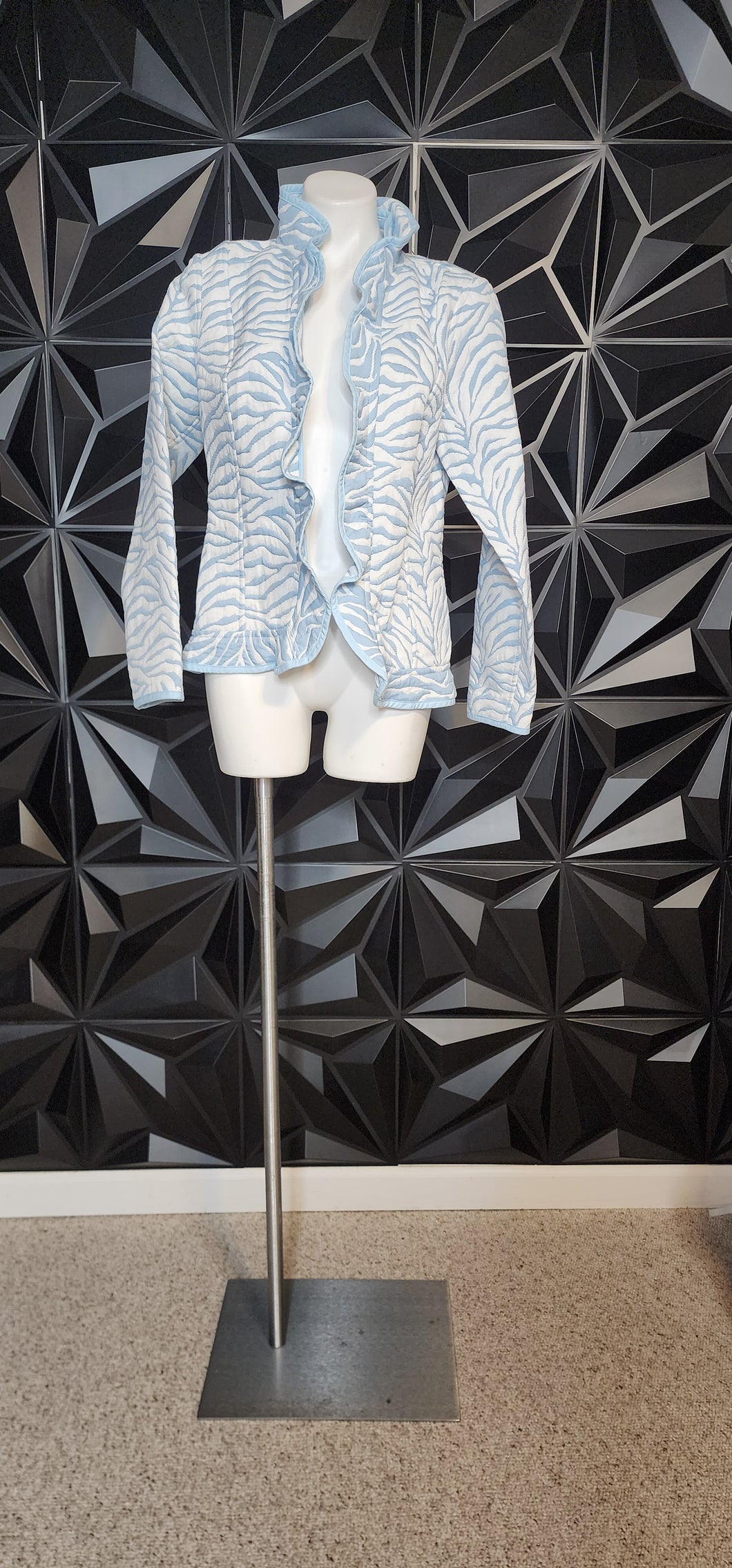 TRIMDIN RUFFLED OPEN FRONT BLAZER      SZ MEDIUM