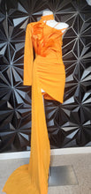 Load image into Gallery viewer, FASHION NOVA FEATHER DRESS        SZ MED, BEST FITTING SZ SMALL
