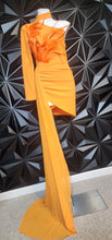Load image into Gallery viewer, FASHION NOVA FEATHER DRESS        SZ MED, BEST FITTING SZ SMALL
