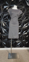 Load image into Gallery viewer, ASHLEY STEWART BOX PRINT DRESS       SZ 18/20
