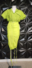 Load image into Gallery viewer, GREEN ON GREEN 2 PIECE SET      SZ SMALL (6)
