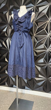 Load image into Gallery viewer, JONES NEW YORK SIGNATURE DRESS     SZ 8
