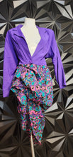 Load image into Gallery viewer, BENJAMIN A PURPLE CROP BLAZER      SZ 12 ( BEST FITTING 10)
