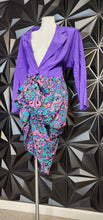 Load image into Gallery viewer, BENJAMIN A PURPLE CROP BLAZER      SZ 12 ( BEST FITTING 10)
