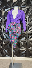 Load image into Gallery viewer, BENJAMIN A PURPLE CROP BLAZER      SZ 12 ( BEST FITTING 10)
