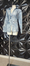 Load image into Gallery viewer, NWT FASHION NOVA DENIM PRINT TOP        SZ MEDIUM -10
