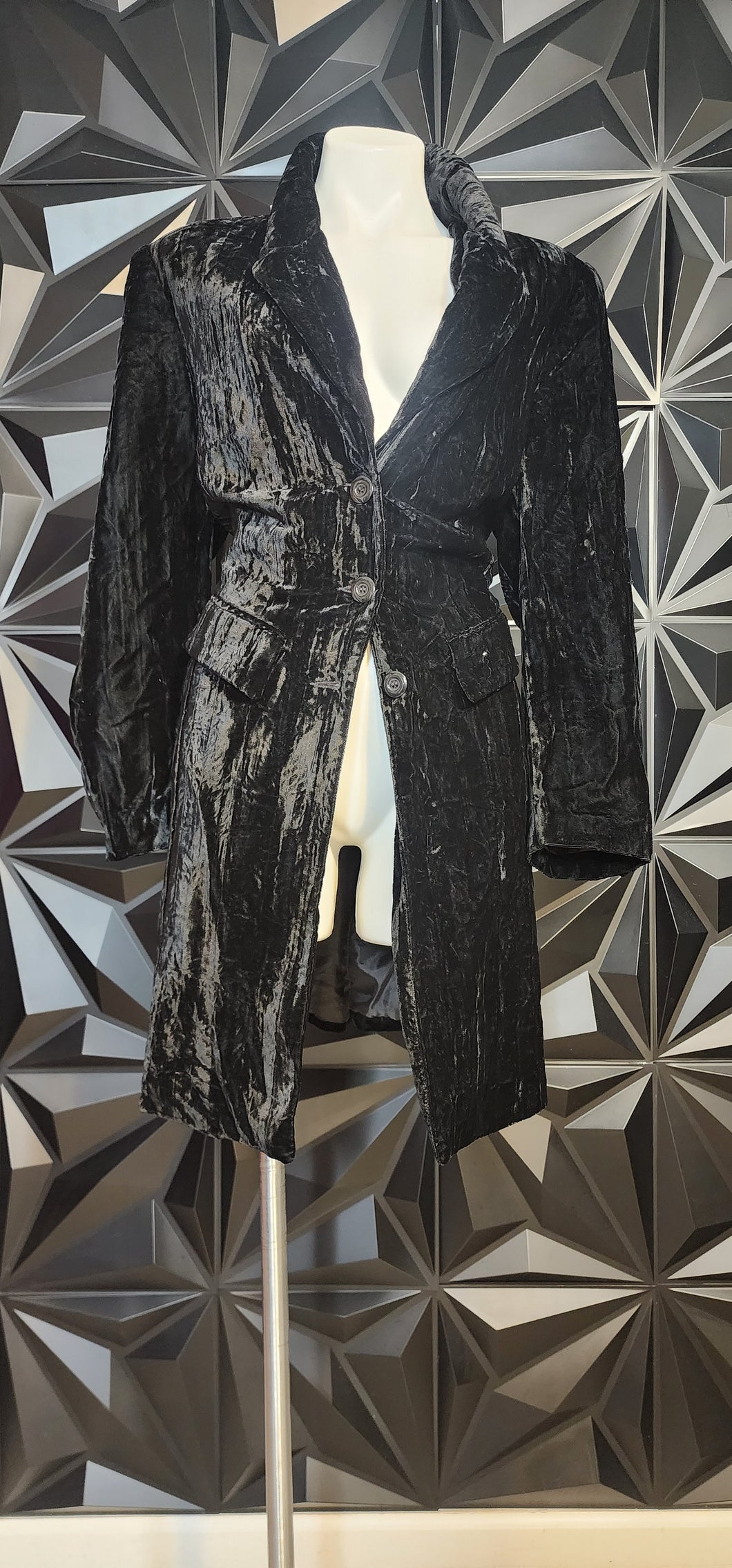 WORKING CLASSIC LONG VELOUR BLAZER      SZ 18 (BEST FITTING SZ 16)